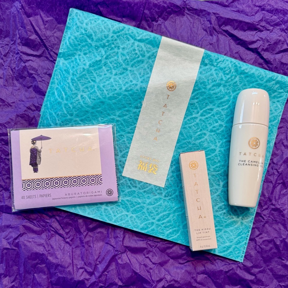 Tatcha Camellia Cleansing Oil + Kissu Lip Tint Plum Blossom + Beauty Papers 40ct